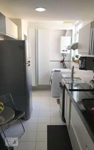 Apartamento para alugar com 104m², 4 quartos e 2 vagas Apartamento para alugar com 104m², 4 quartos e 2 vagasCozinha
