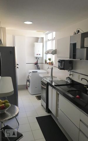 Apartamento para alugar com 104m², 4 quartos e 2 vagas Apartamento para alugar com 104m², 4 quartos e 2 vagasCozinha
