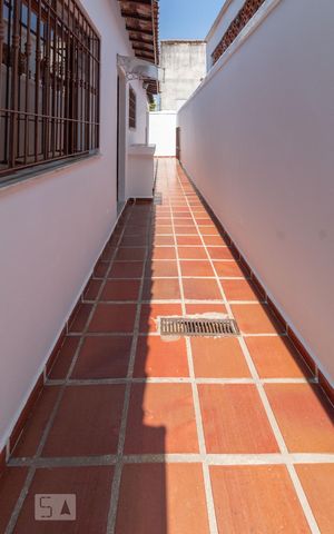 Casa para alugar com 70m², 2 quartos e 2 vagasÁrea Externa