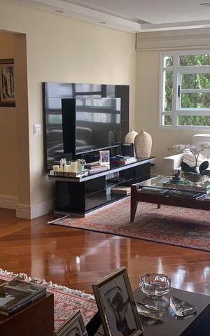 Apartamento à venda com 263m², 4 quartos e 4 vagas Apartamento à venda com 263m², 4 quartos e 4 vagasSala