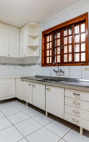 Casa à venda com 500m², 6 quartos e 3 vagas Casa à venda com 500m², 6 quartos e 3 vagasCozinha 2