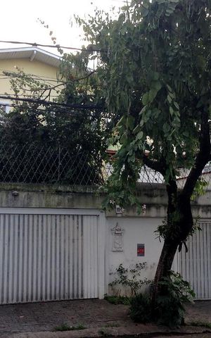Casa à venda com 250m², 4 quartos e 4 vagasFachada