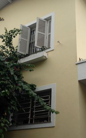 Casa à venda com 250m², 4 quartos e 4 vagasFachada