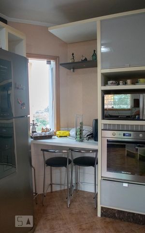 Casa à venda com 230m², 4 quartos e 4 vagas Casa à venda com 230m², 4 quartos e 4 vagasCOZINHA