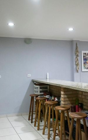 Casa à venda com 230m², 4 quartos e 4 vagas Casa à venda com 230m², 4 quartos e 4 vagasSALÃO