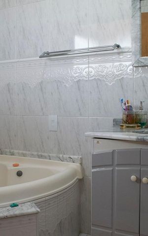 Casa à venda com 230m², 4 quartos e 4 vagas Casa à venda com 230m², 4 quartos e 4 vagasSUITE QUARTO 4