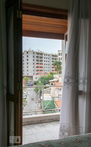Casa à venda com 230m², 4 quartos e 4 vagas Casa à venda com 230m², 4 quartos e 4 vagasSACADA QUARTO 4