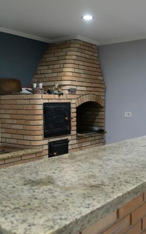 Casa à venda com 230m², 4 quartos e 4 vagas Casa à venda com 230m², 4 quartos e 4 vagasSALÃO
