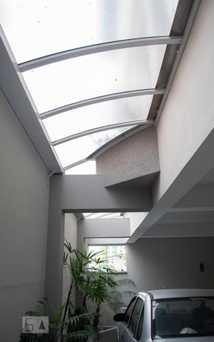 Casa à venda com 230m², 4 quartos e 4 vagas Casa à venda com 230m², 4 quartos e 4 vagasGARAGEM