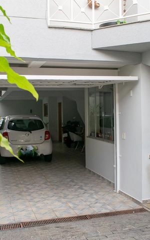 Casa à venda com 230m², 4 quartos e 4 vagas Casa à venda com 230m², 4 quartos e 4 vagasGARAGEM