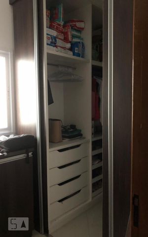 Apartamento à venda com 152m², 3 quartos e 2 vagas Apartamento à venda com 152m², 3 quartos e 2 vagasCloset