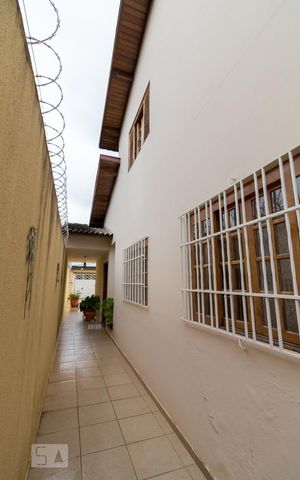 Casa para alugar com 380m², 4 quartos e 4 vagasÁrea externa lateral