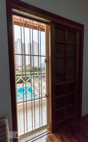 Casa para alugar com 380m², 4 quartos e 4 vagasVaranda quarto 2 suíte