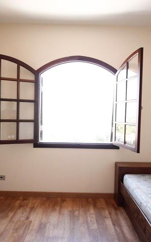 Casa à venda com 156m², 4 quartos e 2 vagas Casa à venda com 156m², 4 quartos e 2 vagasQuarto