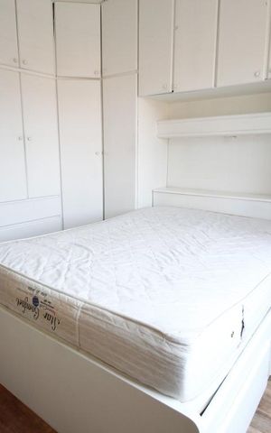 Casa à venda com 156m², 4 quartos e 2 vagas Casa à venda com 156m², 4 quartos e 2 vagasQuarto