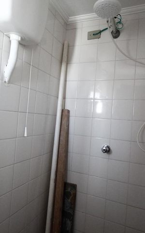 Casa à venda com 156m², 4 quartos e 2 vagas Casa à venda com 156m², 4 quartos e 2 vagasBanheiro