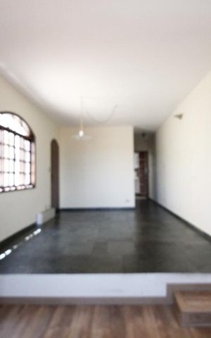 Casa à venda com 156m², 4 quartos e 2 vagas Casa à venda com 156m², 4 quartos e 2 vagasSala