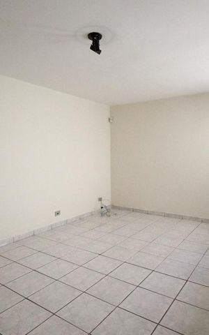 Casa à venda com 156m², 4 quartos e 2 vagas Casa à venda com 156m², 4 quartos e 2 vagasSala