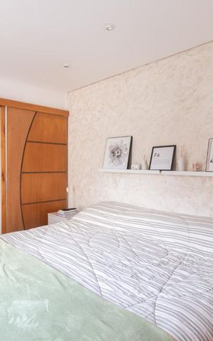 Casa à venda com 250m², 3 quartos e 6 vagas Casa à venda com 250m², 3 quartos e 6 vagasSuíte