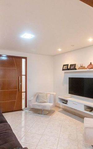 Casa à venda com 250m², 3 quartos e 6 vagas Casa à venda com 250m², 3 quartos e 6 vagasSala