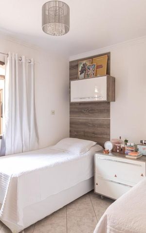 Casa à venda com 250m², 3 quartos e 6 vagas Casa à venda com 250m², 3 quartos e 6 vagasQuarto 2