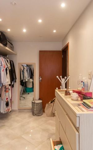 Casa à venda com 250m², 3 quartos e 6 vagas Casa à venda com 250m², 3 quartos e 6 vagasCloset da Suíte