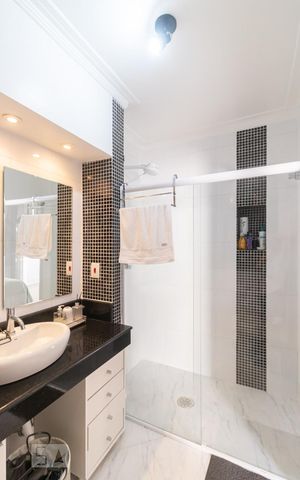 Casa à venda com 250m², 3 quartos e 6 vagas Casa à venda com 250m², 3 quartos e 6 vagasBanheiro da Suíte