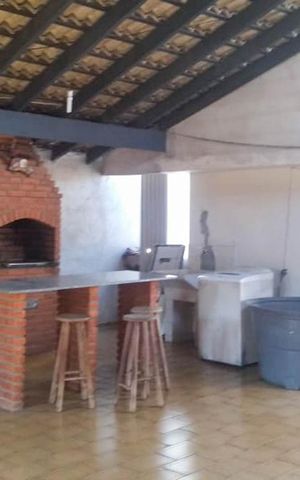 Casa à venda com 240m², 5 quartos e 1 vaga Casa à venda com 240m², 5 quartos e 1 vagaCasa 1