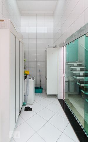 Casa à venda com 620m², 3 quartos e 5 vagas Casa à venda com 620m², 3 quartos e 5 vagasÁrea de Serviço