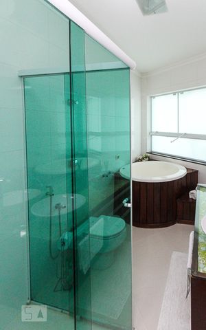 Casa à venda com 620m², 3 quartos e 5 vagas Casa à venda com 620m², 3 quartos e 5 vagasSuíte 02