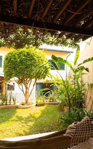 Casa à venda com 340m², 4 quartos e 4 vagas Casa à venda com 340m², 4 quartos e 4 vagasCaramanchão