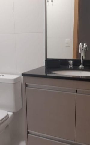 Apartamento à venda com 76m², 2 quartos e 2 vagas Apartamento à venda com 76m², 2 quartos e 2 vagasBanheiro