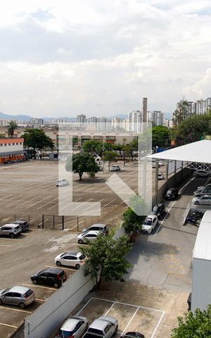 Apartamento à venda com 120m², 3 quartos e 3 vagas Apartamento à venda com 120m², 3 quartos e 3 vagasVista da Sacada