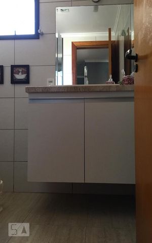 Apartamento à venda com 57m², 2 quartos e 1 vaga Apartamento à venda com 57m², 2 quartos e 1 vagaBanheiro