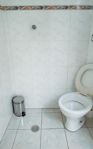 Casa à venda com 120m², 2 quartos e 2 vagas Casa à venda com 120m², 2 quartos e 2 vagasBanheiro