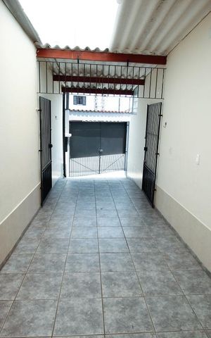 Casa à venda com 120m², 2 quartos e 2 vagas Casa à venda com 120m², 2 quartos e 2 vagasQuintal