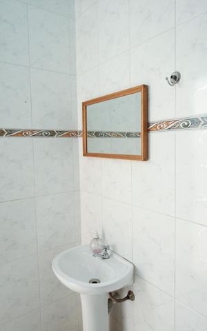 Casa à venda com 120m², 2 quartos e 2 vagas Casa à venda com 120m², 2 quartos e 2 vagasBanheiro