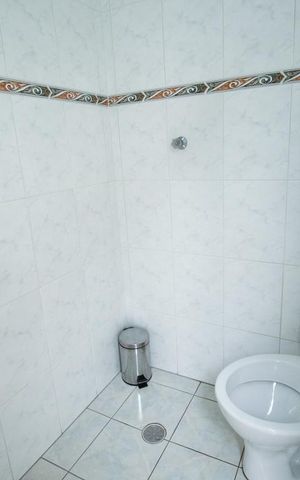 Casa à venda com 120m², 2 quartos e 2 vagas Casa à venda com 120m², 2 quartos e 2 vagasBanheiro