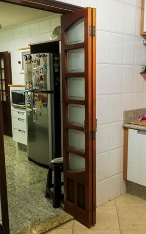 Casa à venda com 140m², 3 quartos e 2 vagas Casa à venda com 140m², 3 quartos e 2 vagasCozinha