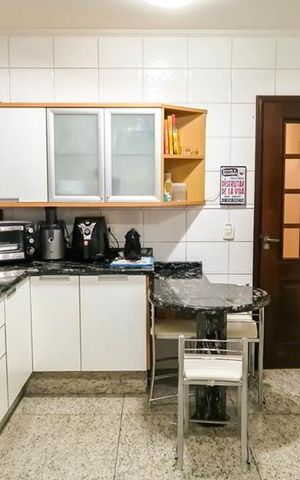 Casa à venda com 140m², 3 quartos e 2 vagas Casa à venda com 140m², 3 quartos e 2 vagasCozinha