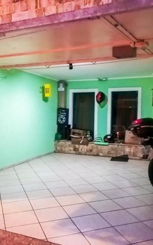 Casa à venda com 140m², 3 quartos e 2 vagas Casa à venda com 140m², 3 quartos e 2 vagasGaragem