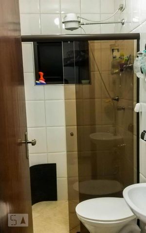 Casa à venda com 140m², 3 quartos e 2 vagas Casa à venda com 140m², 3 quartos e 2 vagasBanheiro