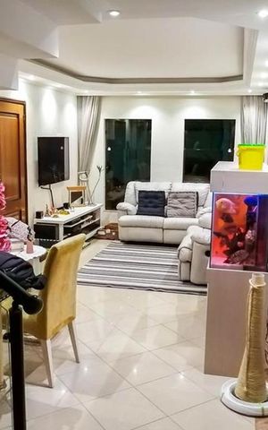 Casa à venda com 140m², 3 quartos e 2 vagas Casa à venda com 140m², 3 quartos e 2 vagasSala