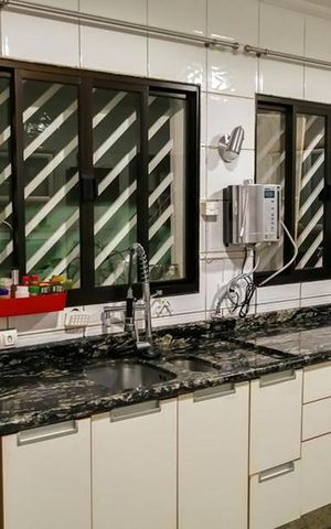 Casa à venda com 140m², 3 quartos e 2 vagas Casa à venda com 140m², 3 quartos e 2 vagasCozinha