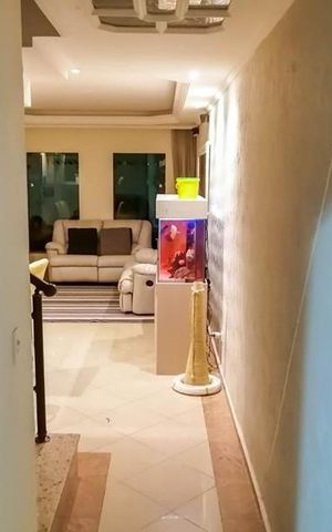 Casa à venda com 140m², 3 quartos e 2 vagas Casa à venda com 140m², 3 quartos e 2 vagasCorredor