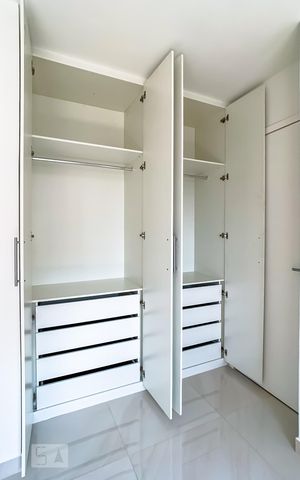 Apartamento à venda com 66m², 2 quartos e 2 vagasSuíte - Armário