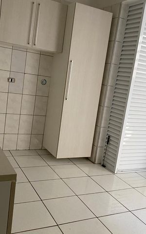 Casa à venda com 196m², 3 quartos e 2 vagas Casa à venda com 196m², 3 quartos e 2 vagasCozinha