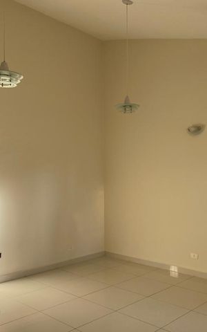 Casa à venda com 196m², 3 quartos e 2 vagas Casa à venda com 196m², 3 quartos e 2 vagasSala