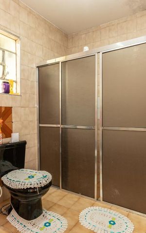 Casa à venda com 70m², 2 quartos e 3 vagas Casa à venda com 70m², 2 quartos e 3 vagasBanheiro casa 1