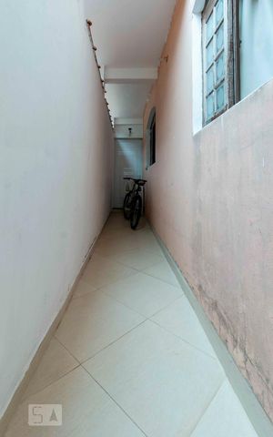Casa à venda com 210m², 2 quartos e 2 vagas Casa à venda com 210m², 2 quartos e 2 vagasCorredor Externo